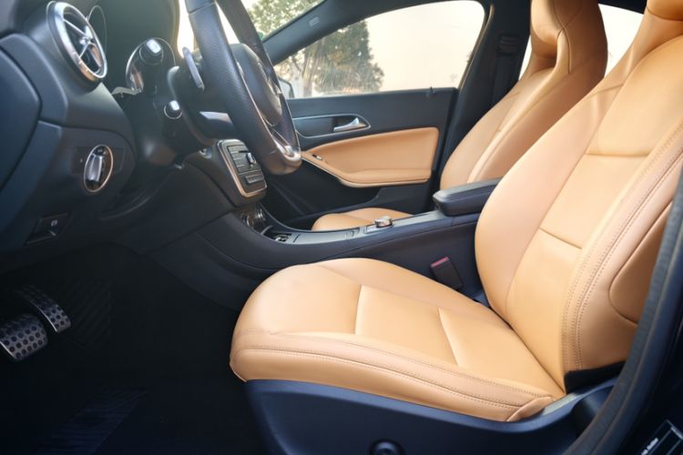 Used Mercedes-Benz CLA 2015 CLA 220 4MATIC Interior 2