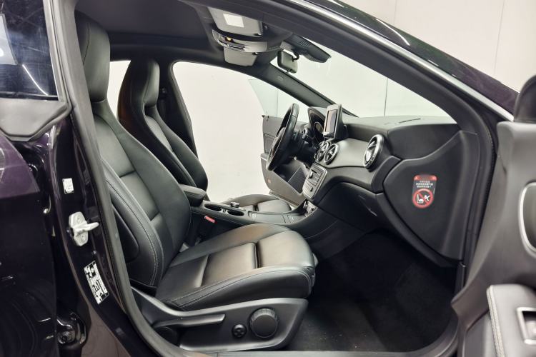 Used Mercedes-Benz CLA 2015 CLA 200 Interior 3