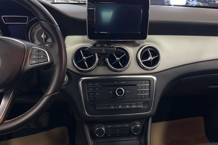 Used Mercedes-Benz CLA 2015 CLA 200 Audio And AC Panel