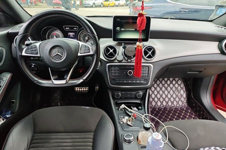 Used Mercedes-Benz CLA 2015 CLA 220 4MATIC Center Console