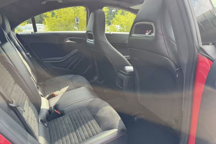 Used Mercedes-Benz CLA 2015 CLA 220 4MATIC Interior 1