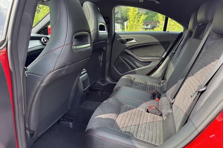 Used Mercedes-Benz CLA 2015 CLA 220 4MATIC Interior 2