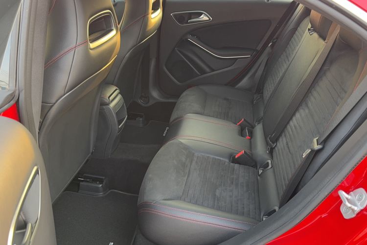 Used Mercedes-Benz CLA 2015 CLA 220 4MATIC Interior 2
