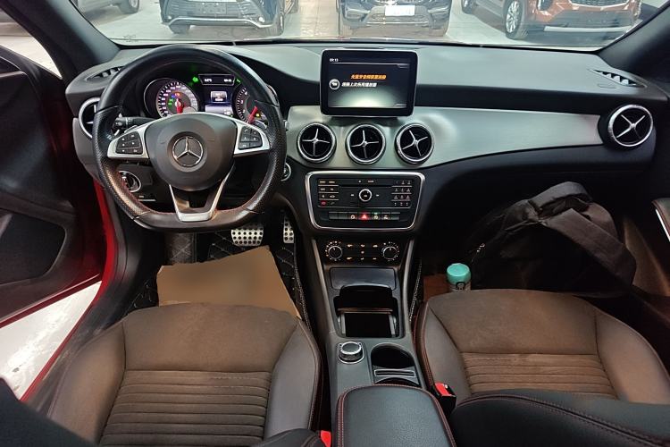 Used Mercedes-Benz CLA 2015 CLA 220 4MATIC Interior 2