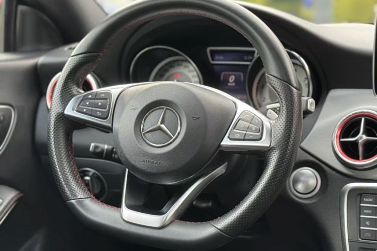 Used Mercedes-Benz CLA 2015 CLA 220 4MATIC Interior 3