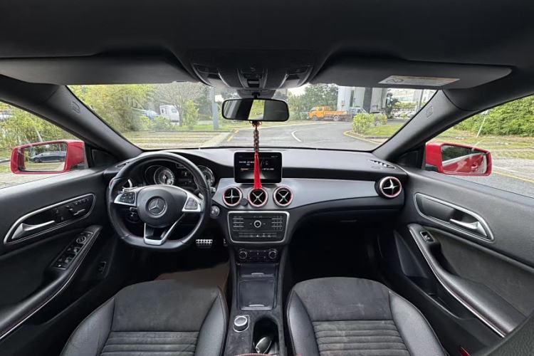 Used Mercedes-Benz CLA 2015 CLA 220 4MATIC Interior 6