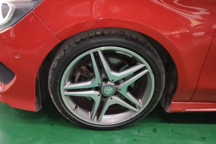 Used Mercedes-Benz CLA 2015 CLA 220 4MATIC Left Front Wheel Hub