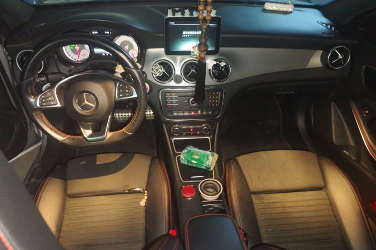 Used Mercedes-Benz CLA 2015 CLA 220 4MATIC Center Console