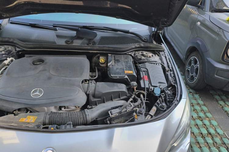Used Mercedes-Benz CLA 2015 CLA 220 4MATIC Engine Bay Left