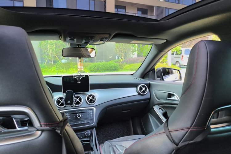 Used Mercedes-Benz CLA 2015 CLA 220 4MATIC Headliner