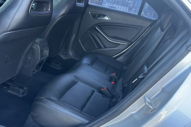Used Mercedes-Benz CLA 2015 CLA 200 Interior 3