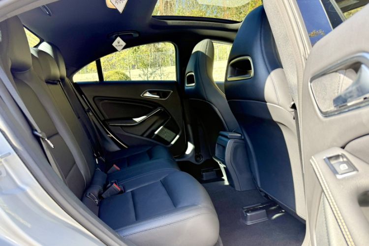 Used Mercedes-Benz CLA 2015 CLA 200 Interior 6
