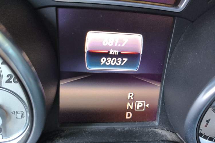 Used Mercedes-Benz CLA 2015 CLA 220 4MATIC Odometer Close Up