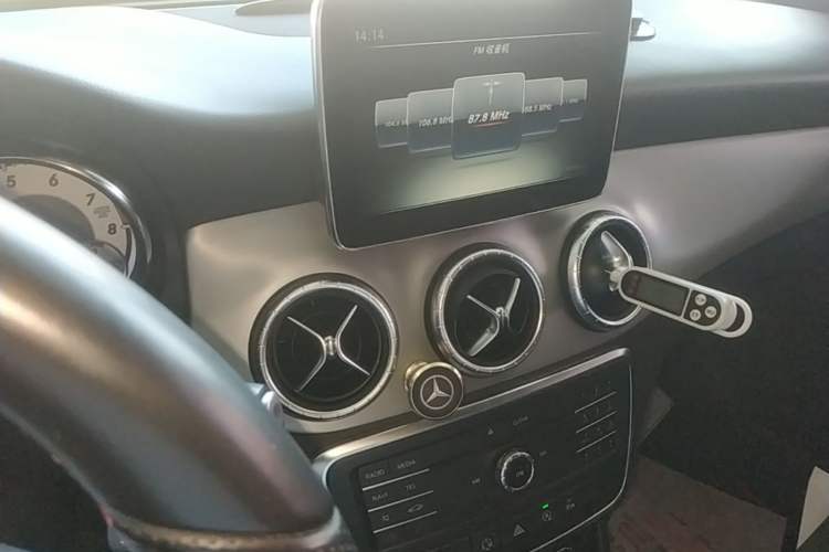 Used Mercedes-Benz CLA 2015 CLA 220 4MATIC Audio And AC Panel