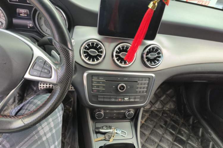 Used Mercedes-Benz CLA 2015 CLA 220 4MATIC Audio And AC Panel