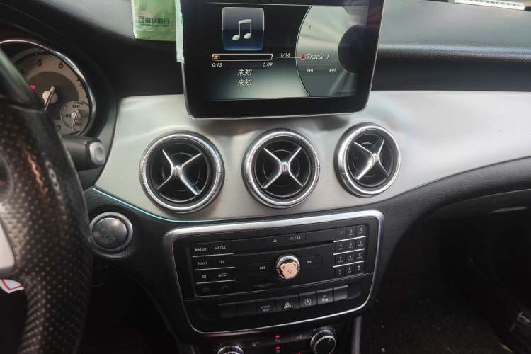 Used Mercedes-Benz CLA 2015 CLA 220 4MATIC Audio And AC Panel