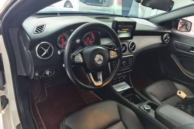 Used Mercedes-Benz CLA 2015 CLA 200 Center Console