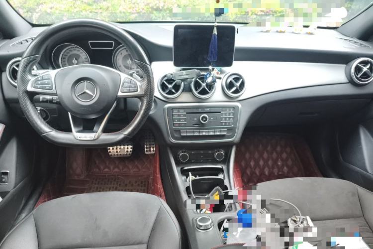 Used Mercedes-Benz CLA 2015 CLA 220 4MATIC Center Console