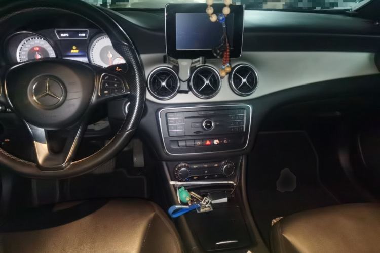 Used Mercedes-Benz CLA 2015 CLA 200 Center Console