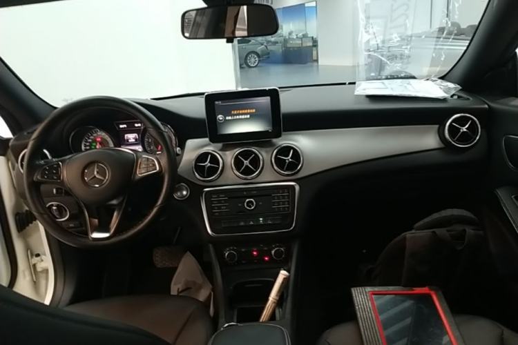 Used Mercedes-Benz CLA 2015 CLA 200 Center Console