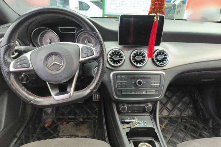 Used Mercedes-Benz CLA 2015 CLA 220 4MATIC Center Console