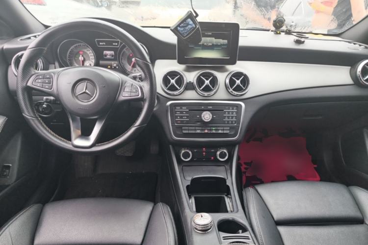 Used Mercedes-Benz CLA 2015 CLA 200 Center Console