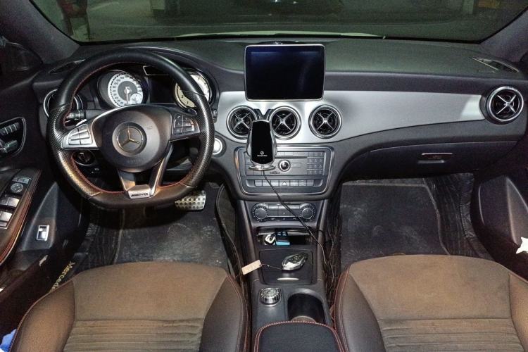 Used Mercedes-Benz CLA 2015 CLA 220 4MATIC Center Console
