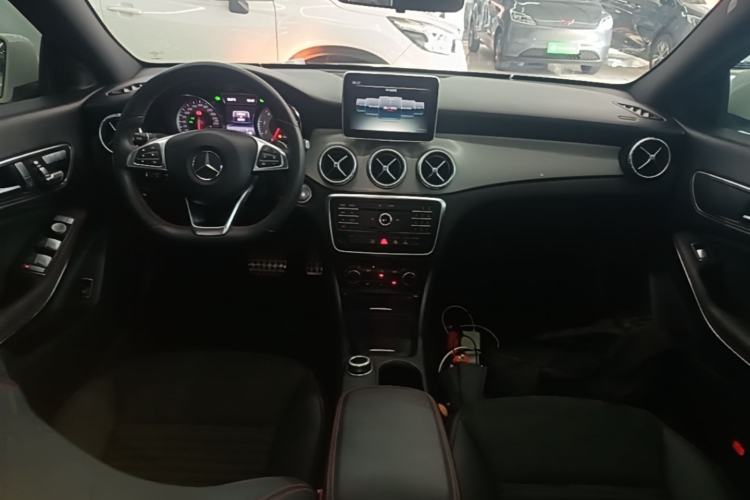 Used Mercedes-Benz CLA 2015 CLA 220 4MATIC Center Console