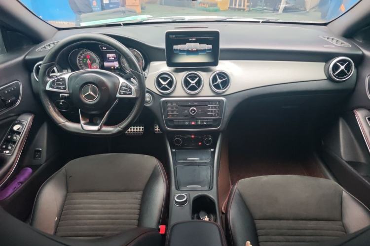 Used Mercedes-Benz CLA 2015 CLA 220 4MATIC Center Console