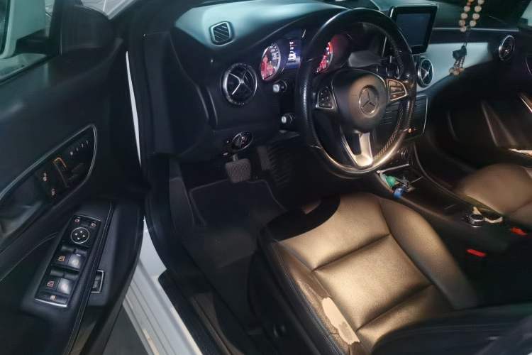 Used Mercedes-Benz CLA 2015 CLA 200 Driver Seat