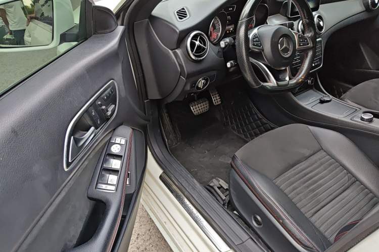 Used Mercedes-Benz CLA 2015 CLA 220 4MATIC Driver Seat