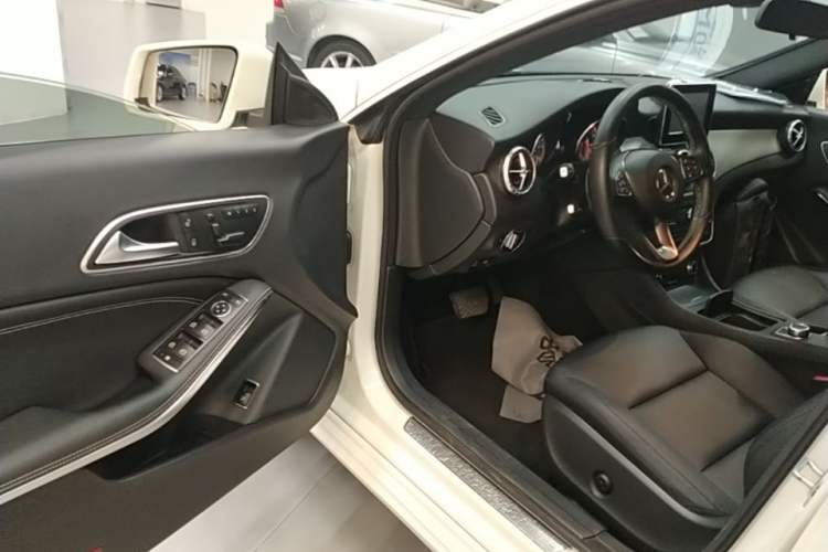 Used Mercedes-Benz CLA 2015 CLA 200 Driver Seat