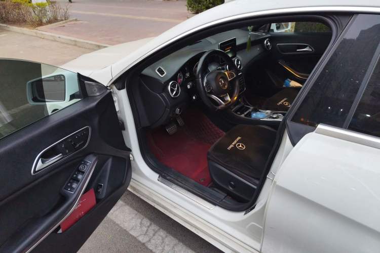 Used Mercedes-Benz CLA 2015 CLA 220 4MATIC Driver Seat