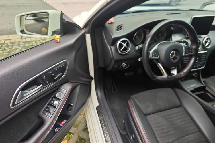 Used Mercedes-Benz CLA 2015 CLA 220 4MATIC Driver Seat