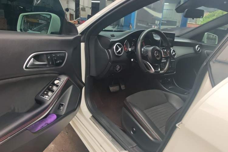 Used Mercedes-Benz CLA 2015 CLA 220 4MATIC Driver Seat
