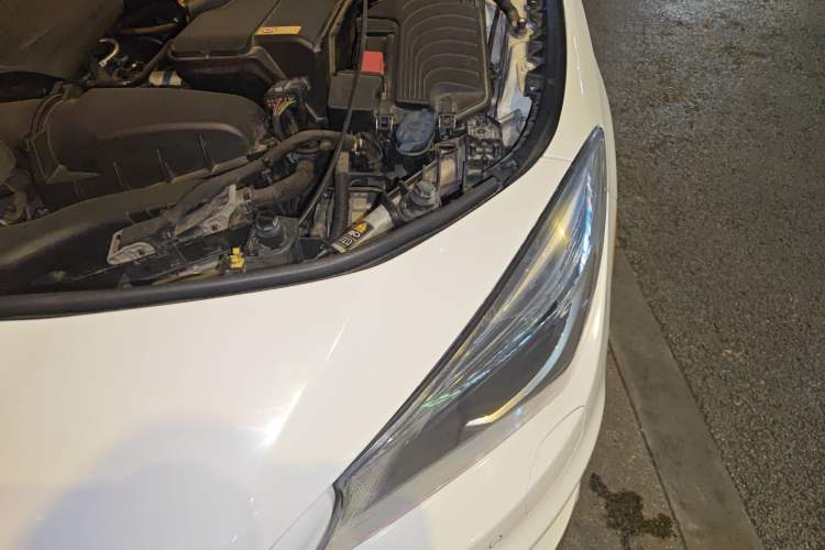 Used Mercedes-Benz CLA 2015 CLA 220 4MATIC Engine Bay Left