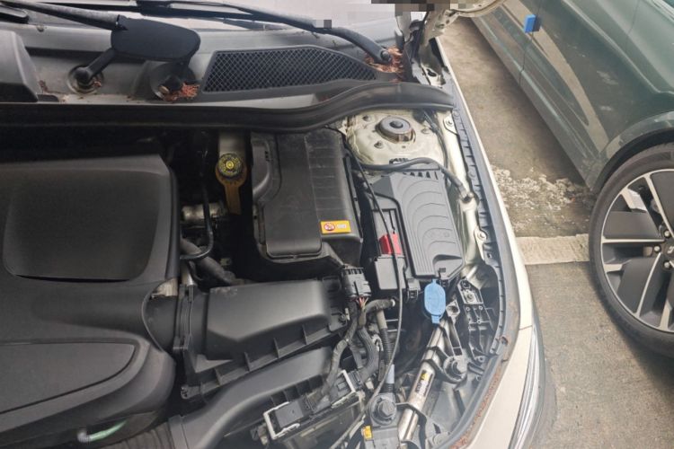 Used Mercedes-Benz CLA 2015 CLA 200 Engine Bay Left