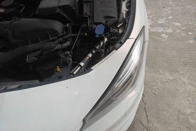 Used Mercedes-Benz CLA 2015 CLA 220 4MATIC Engine Bay Left