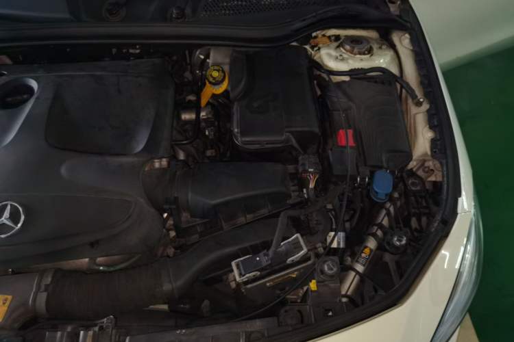 Used Mercedes-Benz CLA 2015 CLA 200 Engine Bay Left