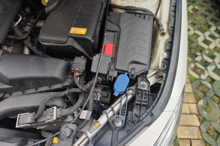 Used Mercedes-Benz CLA 2015 CLA 220 4MATIC Engine Bay Left