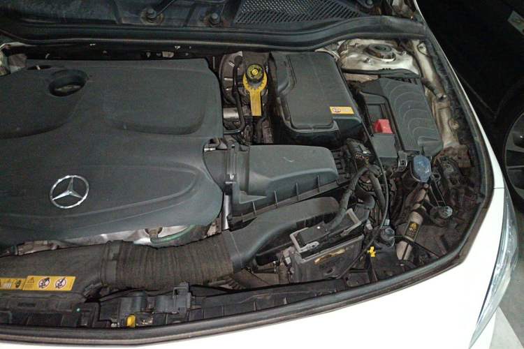 Used Mercedes-Benz CLA 2015 CLA 200 Engine Bay Left
