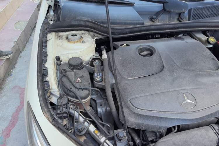 Used Mercedes-Benz CLA 2015 CLA 200 Engine Bay Right