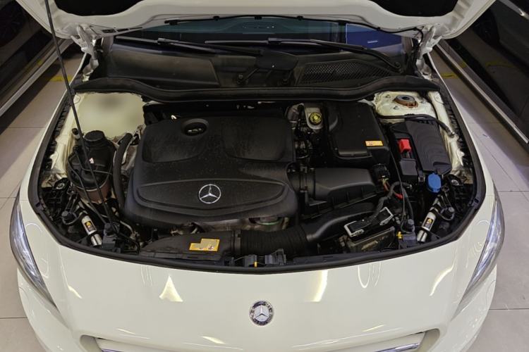 Used Mercedes-Benz CLA 2015 CLA 200 Engine Bay