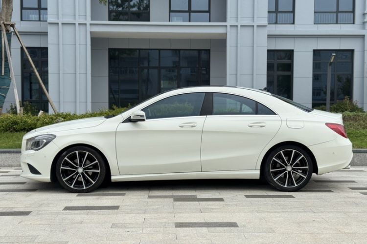 Used Mercedes-Benz CLA 2015 CLA 200 Exterior 3