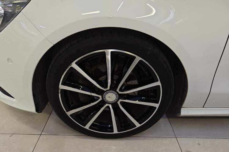 Used Mercedes-Benz CLA 2015 CLA 200 Exterior 4