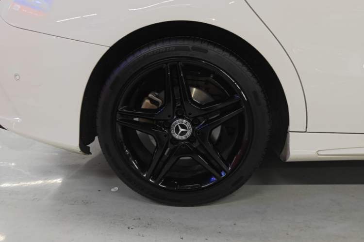 Used Mercedes-Benz CLA 2015 CLA 220 4MATIC Exterior 5