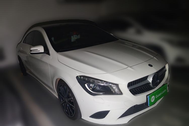Used Mercedes-Benz CLA 2015 CLA 200 Front Right 45 Deg