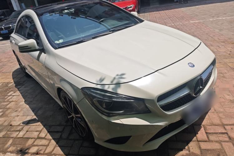 Used Mercedes-Benz CLA 2015 CLA 200 Front Right 45 Deg