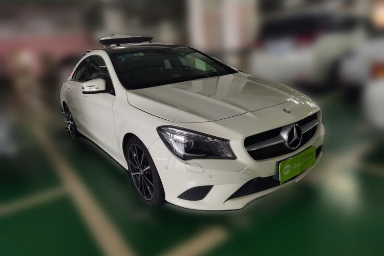 Used Mercedes-Benz CLA 2015 CLA 200 Front Right 45 Deg