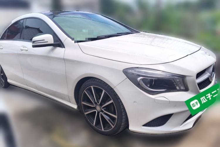 Used Mercedes-Benz CLA 2015 CLA 200 Front Right 45 Deg